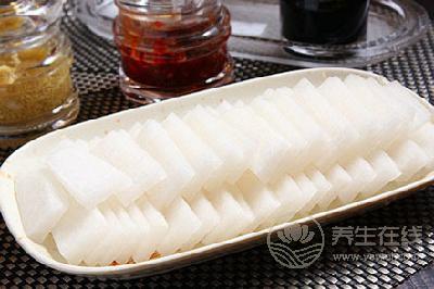 冬季老年人補鈣吃什么 蝦皮白蘿卜湯最補鈣 冬季老年人補鈣吃什么 蝦皮白蘿卜湯最補鈣