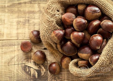 冬天愛吃板栗懶得剝皮? 教你幾個方法快速給栗子剝皮 冬天愛吃板栗懶得剝皮? 教你幾個方法快速給栗子剝皮