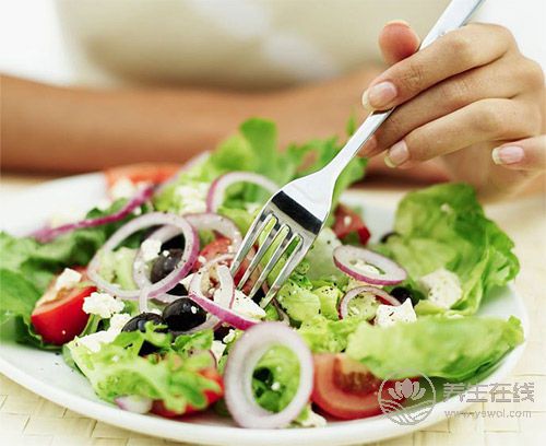 這些感光食物夏天最好少吃 這些感光食物夏天最好少吃