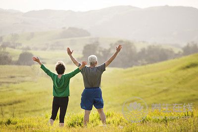 老人夏季消暑喝什么？試試4個食療方