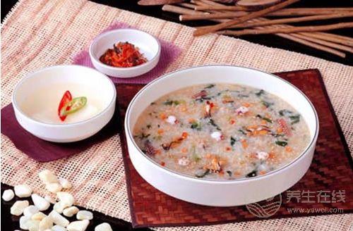 春分養(yǎng)生護肝胃：豬肚白術(shù)湯補脾益氣