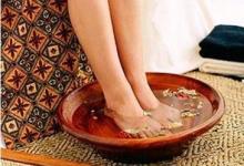 秋季泡腳妙招,學起來,勝過補藥