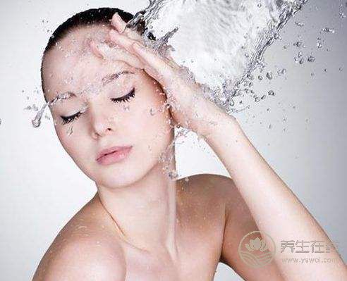 夏日三招打好抗痘戰役 夏日三招打好抗痘戰役