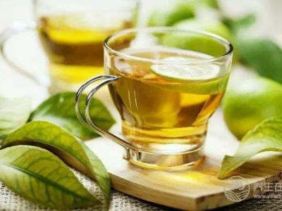 秋果榨汁養(yǎng)肺潤燥