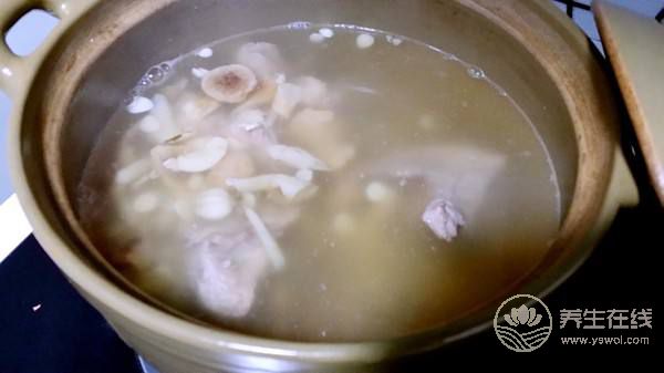 夏季潤肺止咳 推薦幾款無花果食譜-易網健康<a href=http://www.jsjjzhkt.cn/jkys/ target=_blank class=infotextkey>養生</a>網 夏季潤肺止咳 推薦幾款無花果食譜