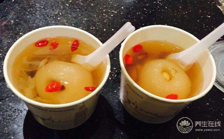 立秋燥熱傷肺 7款雪梨湯潤肺去燥-易網健康<a href=http://www.jsjjzhkt.cn/jkys/ target=_blank class=infotextkey>養生</a>網 立秋燥熱傷肺 7款雪梨湯潤肺去燥