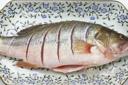 秋季干燥易上火怎么辦?孕婦秋季上火喝什么湯好?-易網健康<a href=http://www.jsjjzhkt.cn/jkys/ target=_blank class=infotextkey>養生</a>網 秋季干燥易上火怎么辦?孕婦秋季上火喝什么湯好?