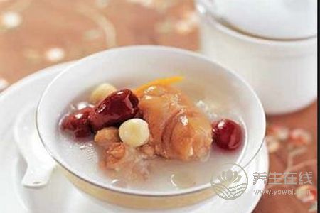 秋季皮膚干燥長痘怎么辦?皮膚干燥危害有哪些?-易網(wǎng)健康養(yǎng)生網(wǎng) 秋季皮膚干燥長痘怎么辦?皮膚干燥危害有哪些?