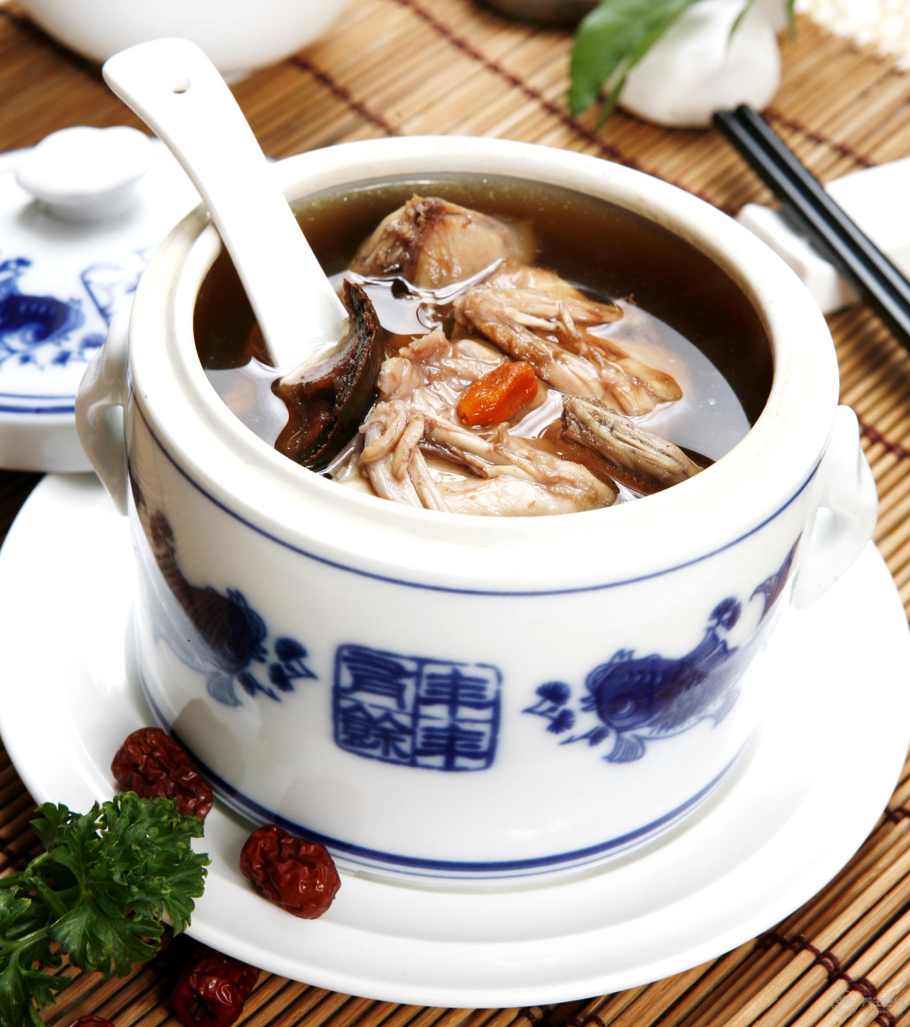 初秋7湯防干燥保水嫩-易網(wǎng)健康養(yǎng)生網(wǎng) 初秋7湯防干燥保水嫩