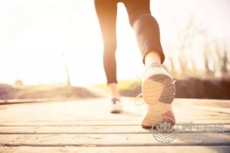 霜降老年人如何養(yǎng)生?霜降時節(jié)適合老年人的運(yùn)動有哪些?-易網(wǎng)健康養(yǎng)生網(wǎng) 霜降老年人如何養(yǎng)生?霜降時節(jié)適合老年人的運(yùn)動有哪些?