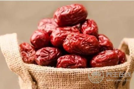 霜降養生吃紅棗好嗎?霜降養生紅棗食用有哪些禁忌?-易網<a href=http://www.jsjjzhkt.cn/ target=_blank class=infotextkey>健康養生</a>網 霜降養生吃紅棗好嗎?霜降養生紅棗食用有哪些禁忌?