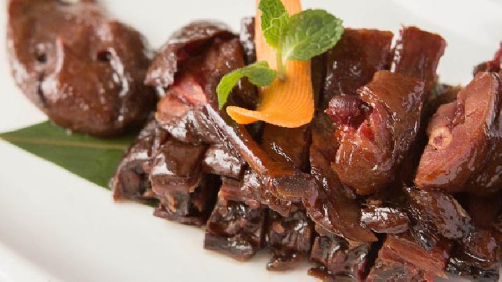 吃什么食物可以降秋火 秋燥七大降火食療法推薦-易網<a href=http://www.jsjjzhkt.cn/ target=_blank class=infotextkey>健康養生</a>網 吃什么食物可以降秋火 秋燥七大降火食療法推薦