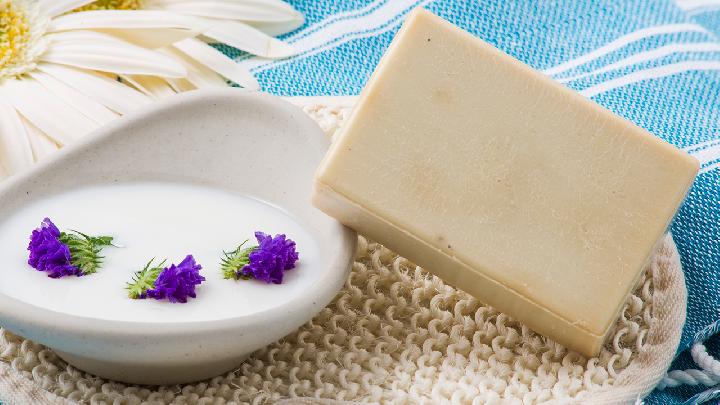 花粉在不知不覺中讓你過敏 春季踏青小心花粉過敏致過敏鼻炎發(fā)作