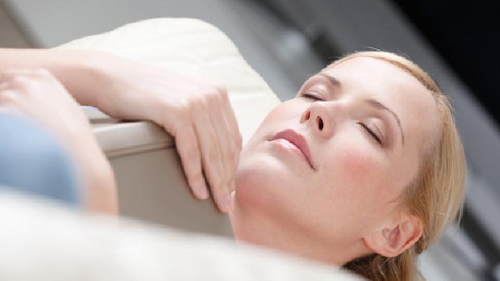 陽春三月賞花防花粉過敏怎么用藥 花粉過敏用藥需要遵循兩大原則-易網<a href=http://www.jsjjzhkt.cn/ target=_blank class=infotextkey>健康養生</a>網 陽春三月賞花防花粉過敏怎么用藥 花粉過敏用藥需要遵循兩大原則