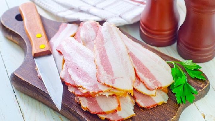 口腔潰瘍患者該多吃哪些食物 口腔潰瘍患者不能吃4種食物-易網<a href=http://www.jsjjzhkt.cn/ target=_blank class=infotextkey>健康養生</a>網 口腔潰瘍患者該多吃哪些食物 口腔潰瘍患者不能吃4種食物