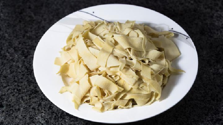 怎么食用苦瓜才能達到健康減肥作用 推薦苦瓜減肥食譜春夏瘦身佳品-易網健康<a href=http://www.jsjjzhkt.cn/jkys/ target=_blank class=infotextkey>養生</a>網 怎么食用苦瓜才能達到健康減肥作用 推薦苦瓜減肥食譜春夏瘦身佳品