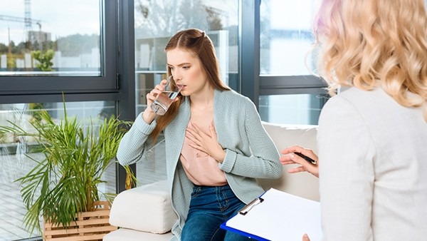 夏季怎么喝水最好 夏季怎么喝水才健康-易網健康<a href=http://www.jsjjzhkt.cn/jkys/ target=_blank class=infotextkey>養生</a>網 夏季怎么喝水最好 夏季怎么喝水才健康