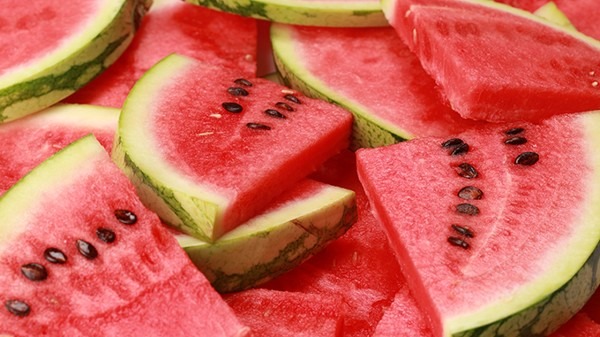 夏天吃辣椒好嗎 夏天吃辣椒的注意事項-易網健康<a href=http://www.jsjjzhkt.cn/jkys/ target=_blank class=infotextkey>養生</a>網 夏天吃辣椒好嗎 夏天吃辣椒的注意事項