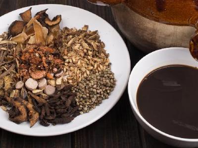 春季養(yǎng)生祛濕湯都有哪些 5款春季養(yǎng)生湯祛濕清熱健脾胃