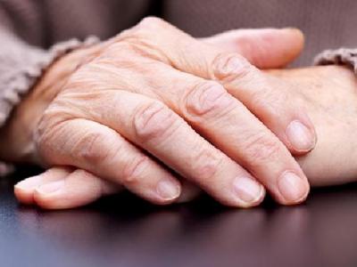 夏季手脫皮怎么辦?夏季手脫皮如何治療