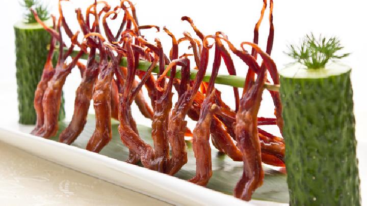 夏季吃羊肉的時候能喝酒嗎 夏季吃羊肉的應(yīng)注意哪些事項(xiàng)