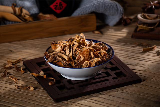 秋季適合吃陳皮嗎?陳皮該怎么食用?-易網<a href=http://www.jsjjzhkt.cn/ target=_blank class=infotextkey>健康養生</a>網 秋季適合吃陳皮嗎?陳皮該怎么食用?