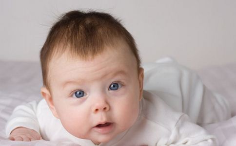 小兒眼睛有眼屎 眼屎多 眼睛發 寶寶眼屎多 眼屎多是什么原因