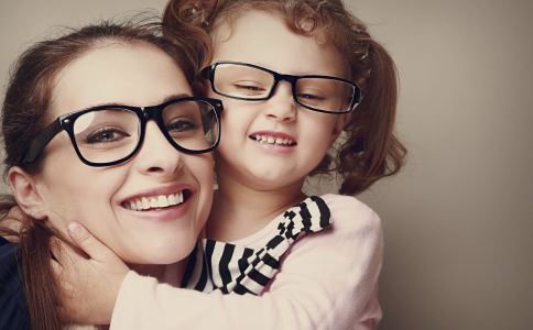 孩子視力差,到底要不要治療呢? 兒童<a href=http://www.jsjjzhkt.cn/tags-近視.html target=_blank class=infotextkey>近視</a> 先天性<a href=http://www.jsjjzhkt.cn/tags-白內障.html target=_blank class=infotextkey>白內障</a> 散瞳驗光 屈光不正 矯正視力 近視會