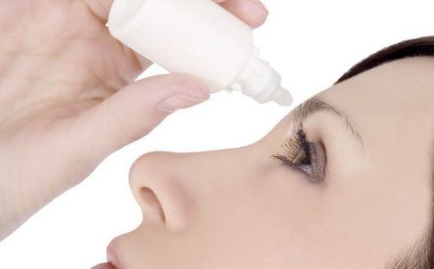 電腦族當心眼藥水傷眼 當心 電腦 眼睛 隱形眼鏡 眼科 嚴重 表示 導致 醫院 破