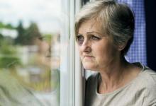 老人得老花眼怎么辦?