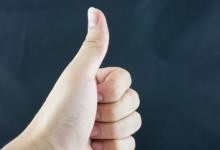 按摩大拇指緩解眼睛疲勞