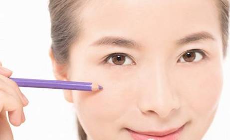 手機(jī)玩太久,<a href=http://www.jsjjzhkt.cn/tags-眼睛干澀.html target=_blank class=infotextkey>眼睛干澀</a>?這8個護(hù)眼小技巧你一定要學(xué)會 手機(jī)玩太久,眼睛干澀?這8個護(hù)眼小技巧你一定要學(xué)會