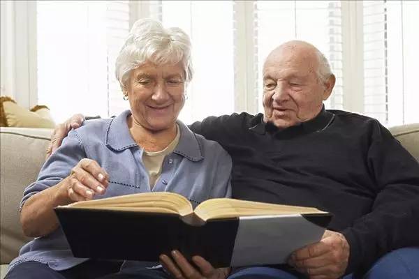 老人眼睛不適,當(dāng)心五種眼病 老人眼睛不適,當(dāng)心五種眼病