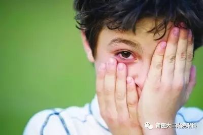 過敏性結膜炎是怎么回事?為什么久治不愈呢? 過敏性結膜炎是怎么回事?為什么久治不愈呢?