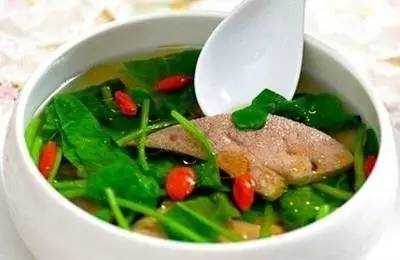 吃這四種食物能讓你眼睛水潤有光