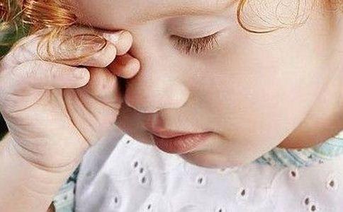 孩子總是揉眼睛瞇眼警惕散光 孩子總是揉眼睛瞇眼警惕散光