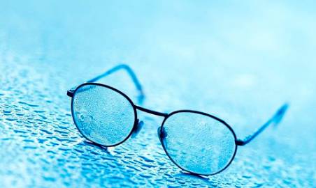 這四大壞習慣,容易加速眼鏡損壞 這四大壞習慣,容易加速眼鏡損壞