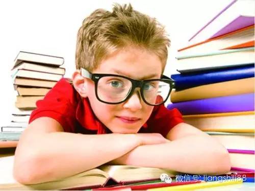 近視年齡越來(lái)越小的六大因素 近視年齡越來(lái)越小的六大因素