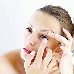 配隱形眼鏡,度數須要重驗 配隱形眼鏡,度數須要重驗