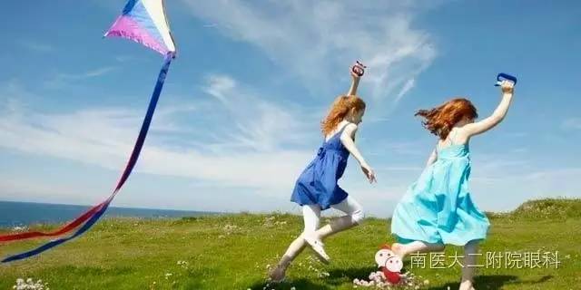 每天戶外運動2小時，預(yù)防近視發(fā)生