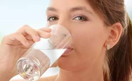 喝水其實不是多多益善的 喝水其實不是多多益善的