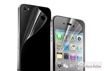 手機貼膜帶來的視力傷害不容忽視 手機貼膜帶來的視力傷害不容忽視