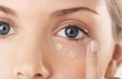 吃這四種食物能讓你眼睛水潤有光