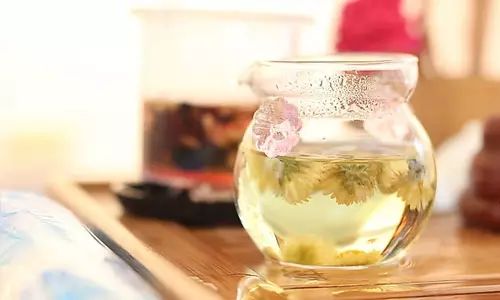 每天四杯茶,遠(yuǎn)離視疲勞! 每天四杯茶,遠(yuǎn)離視疲勞!