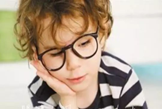 單眼近視究竟應該怎么做？