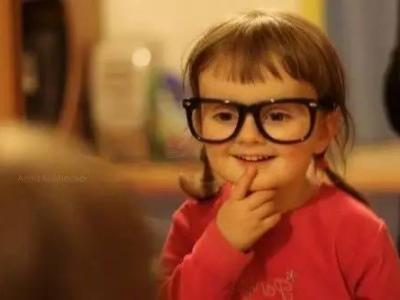 如何區(qū)分孩子的近視和弱視?