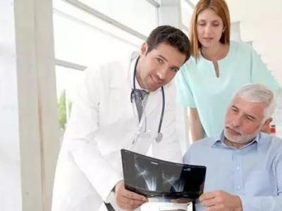 白內(nèi)障手術(shù)要多少錢?記住這個(gè)數(shù)!別被騙了