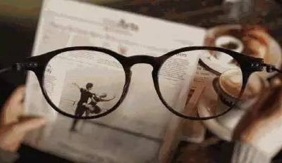 瞇眼、歪頭、斜眼真的能看清東西嗎？