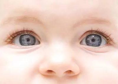 如何才能發現寶寶的視力問題?