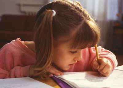 怎樣正確使用臺燈預(yù)防近視？